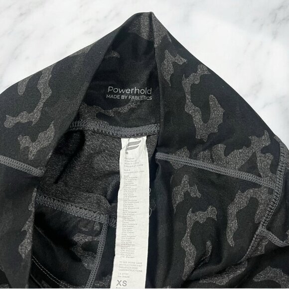 Fabletics Powerhold Capri Leggings Size XS Camo Mesh Panel Pocket High Waisted - Picture 8 of 10